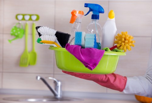 Deep cleaning service for a flat in SE27 with access challenges